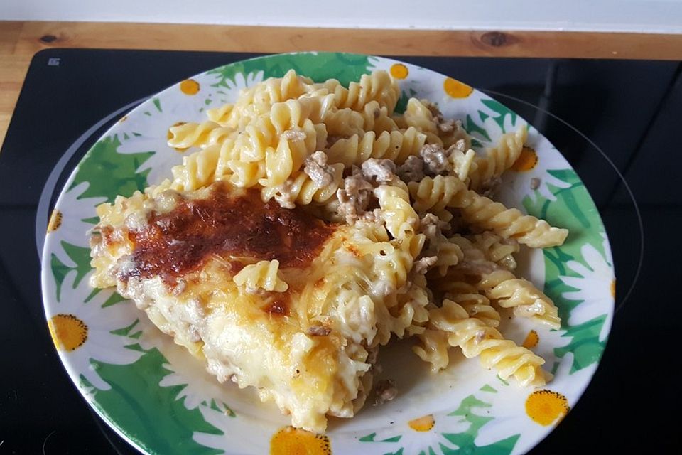 Cremiger Nudelauflauf mit Schmelzkäse