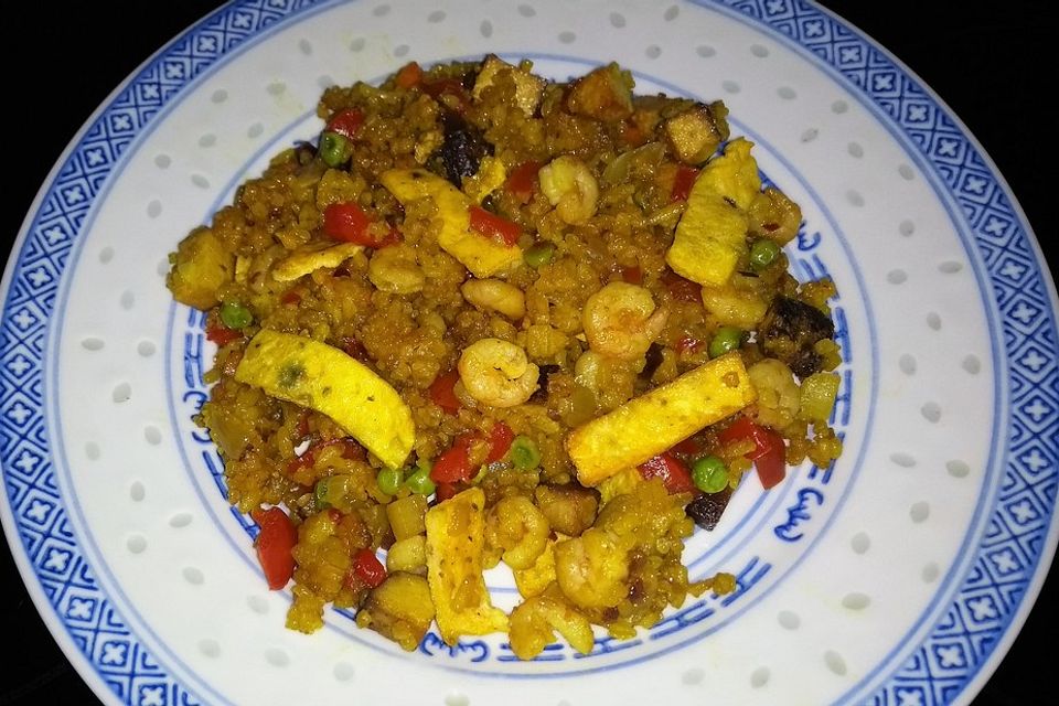 Nasi Goreng mit Garnelen und Räuchertofu