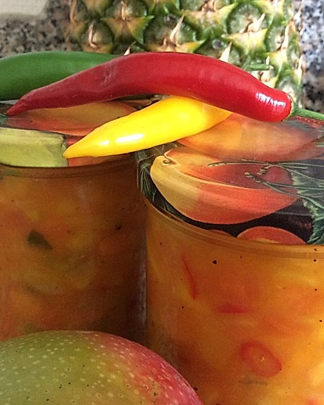 Fruchtiges Mango-Papaya-Chutney