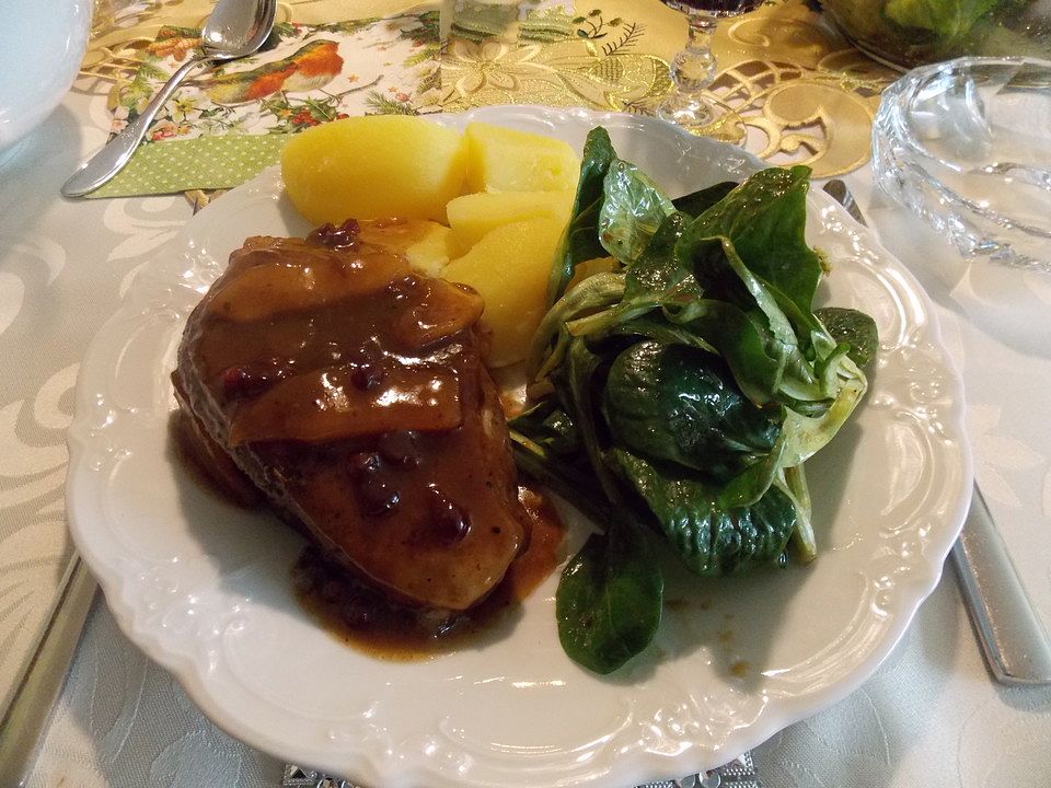 Entenbrust mit Preiselbeer-Honig-Sauce von Katharinasittich| Chefkoch