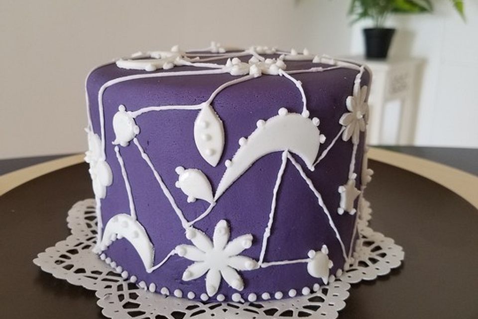 Schokokuchen mit Vanille-Buttercreme und Fondant