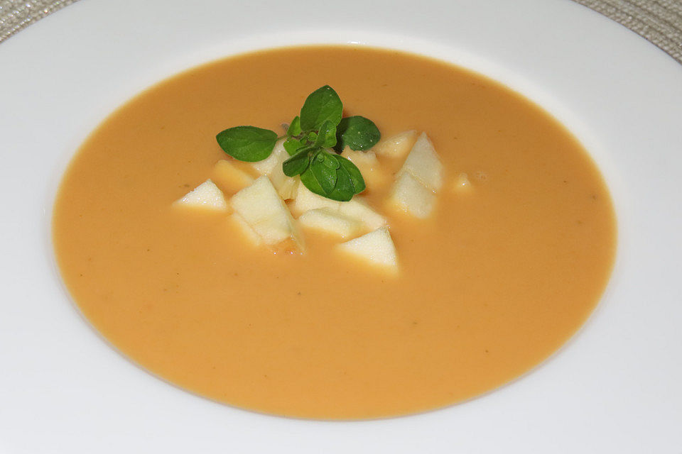 Süßkartoffelsuppe mit Äpfeln