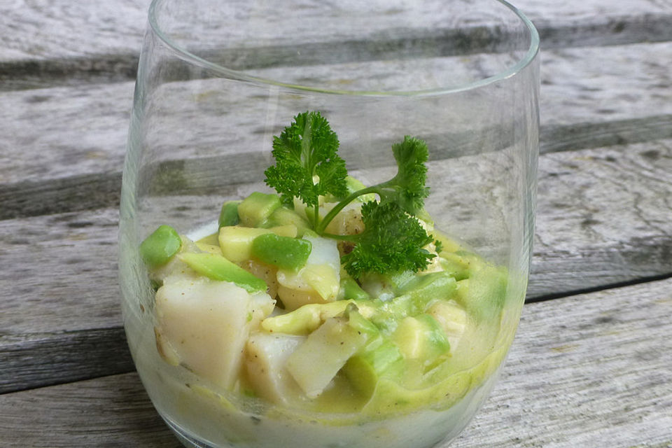 Jakobsmuscheln auf Avocadocreme