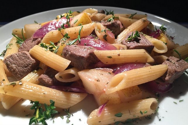 Penne mit Lamm und Birnen von SessM| Chefkoch