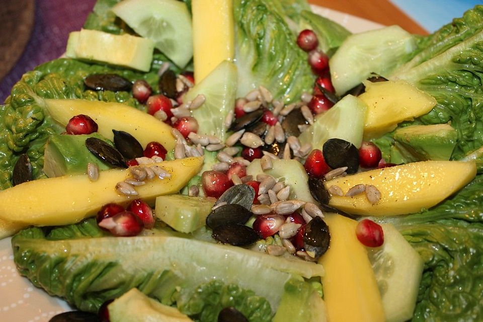 Mango-Avocado-Salat mit Topping