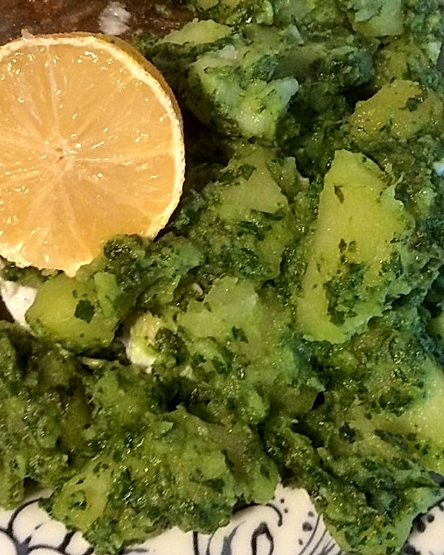Lauwarmer Kartoffelsalat mit grüner Wasabi-Salsa