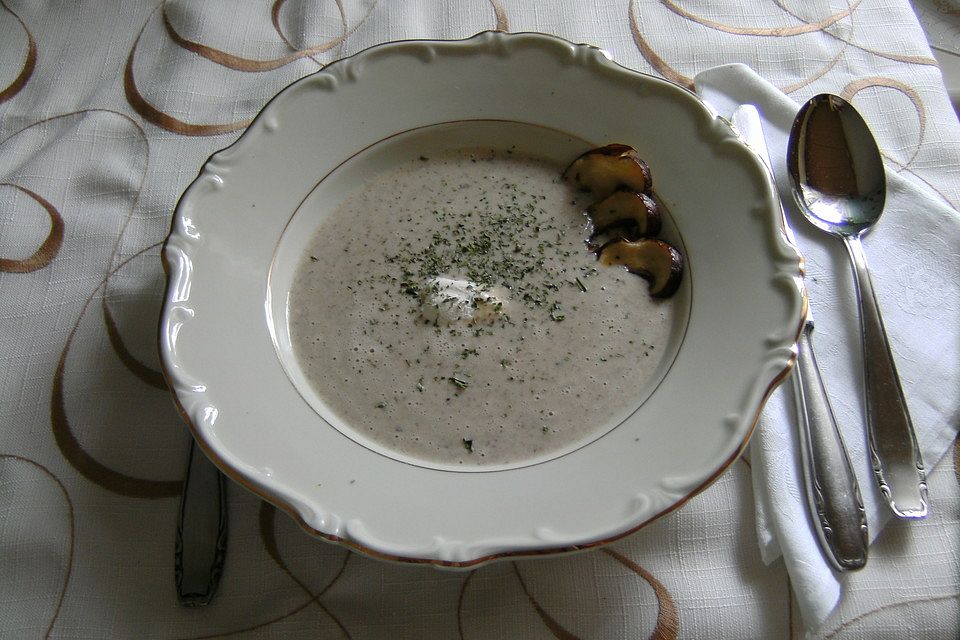 Champignon-Käsecremesuppe