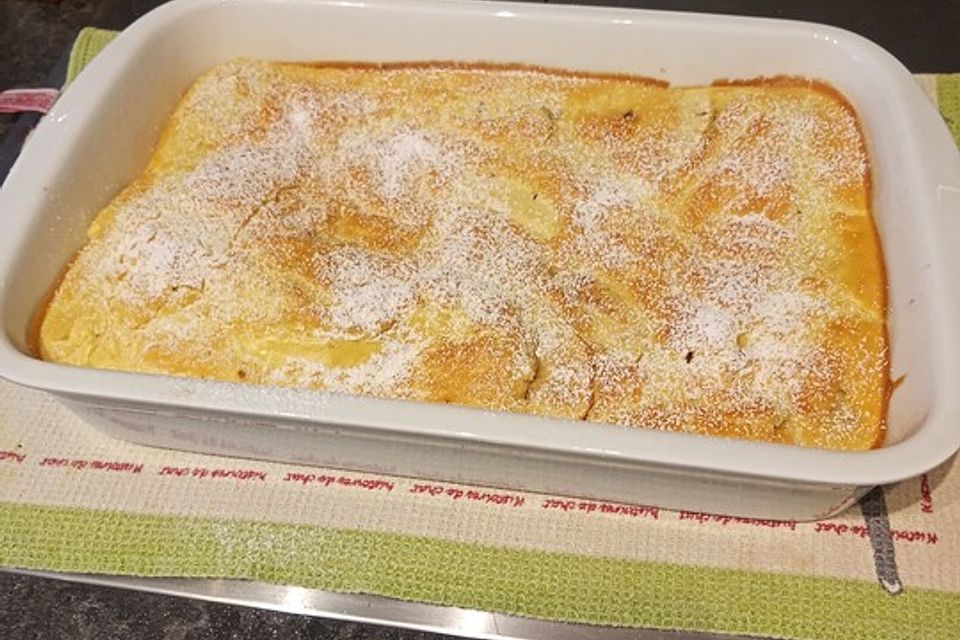 Apfel-Pfannkuchen aus dem Backofen