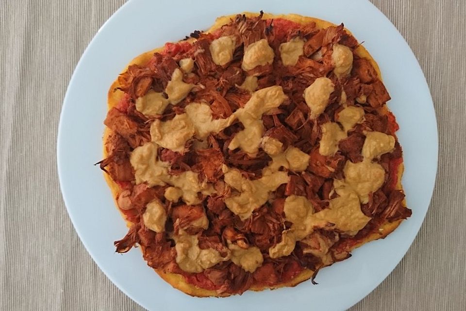 Vegane BBQ-Pulled Jackfruit-Pizza