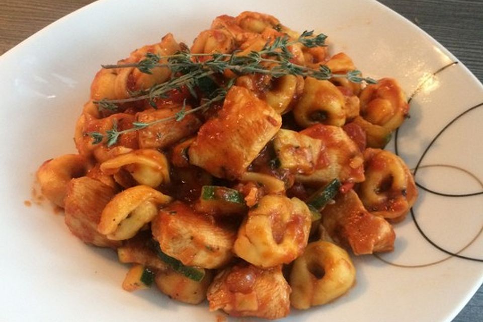 Tortellini-Hähnchen Toskana