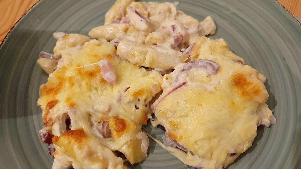 Schupfnudeln in Zwiebel-Speck-Rahm-Sauce von Sweet_n_Salty Schupfnudeln in Zwiebel-Speck-Rahm-Sauce von Sweet_n_Salty
