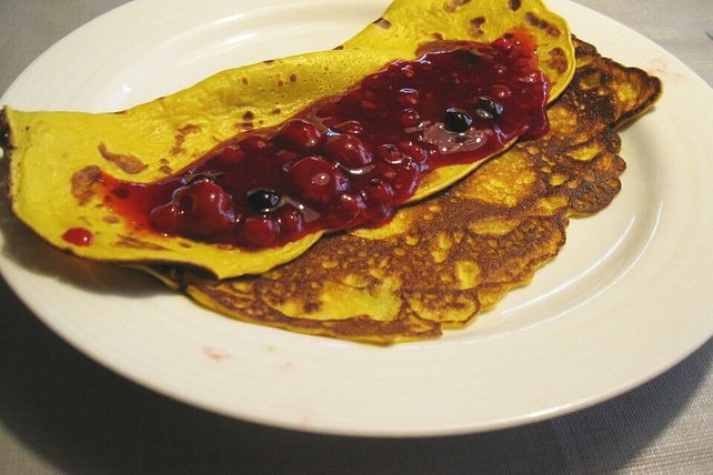 Buchweizenpfannkuchen mit Roter Grütze von dodith| Chefkoch