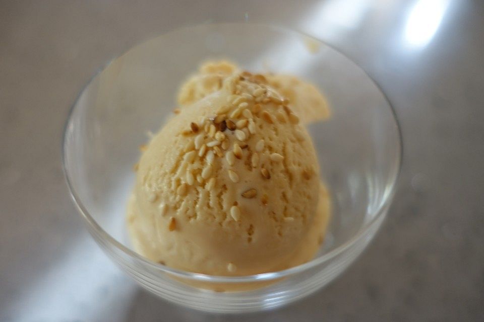 Karamell-Plombir-Eiscreme