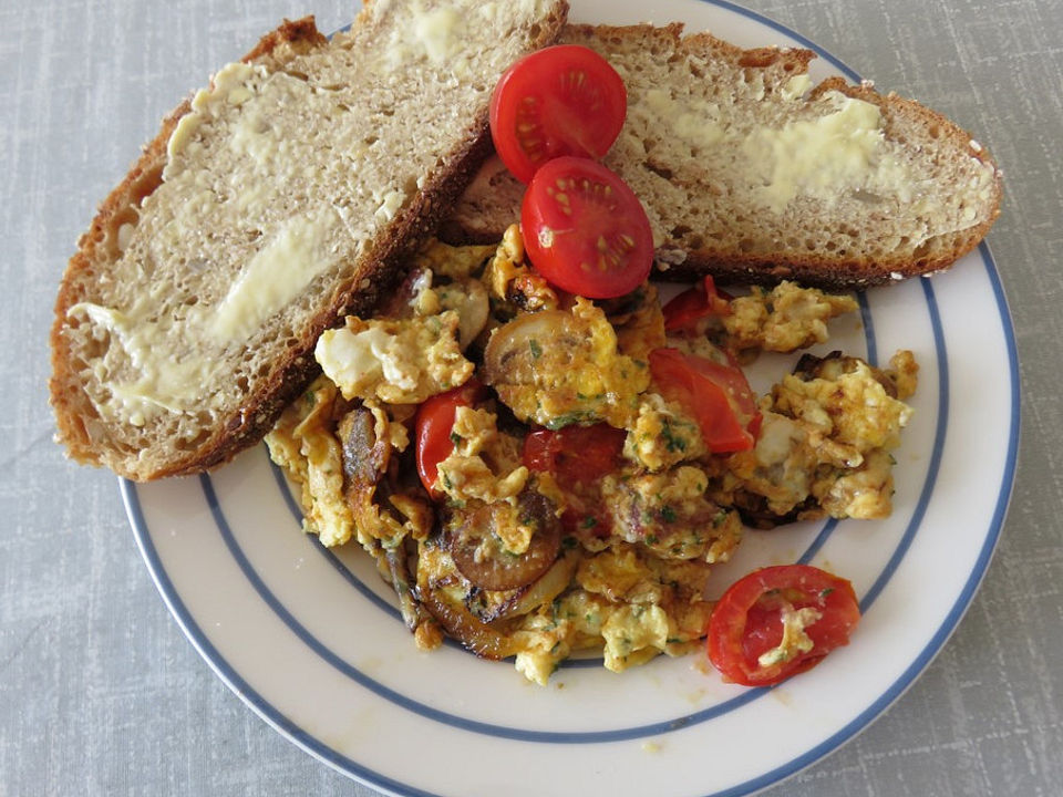 Pilz-Omelette mit Gouda und Tomaten | Chefkoch