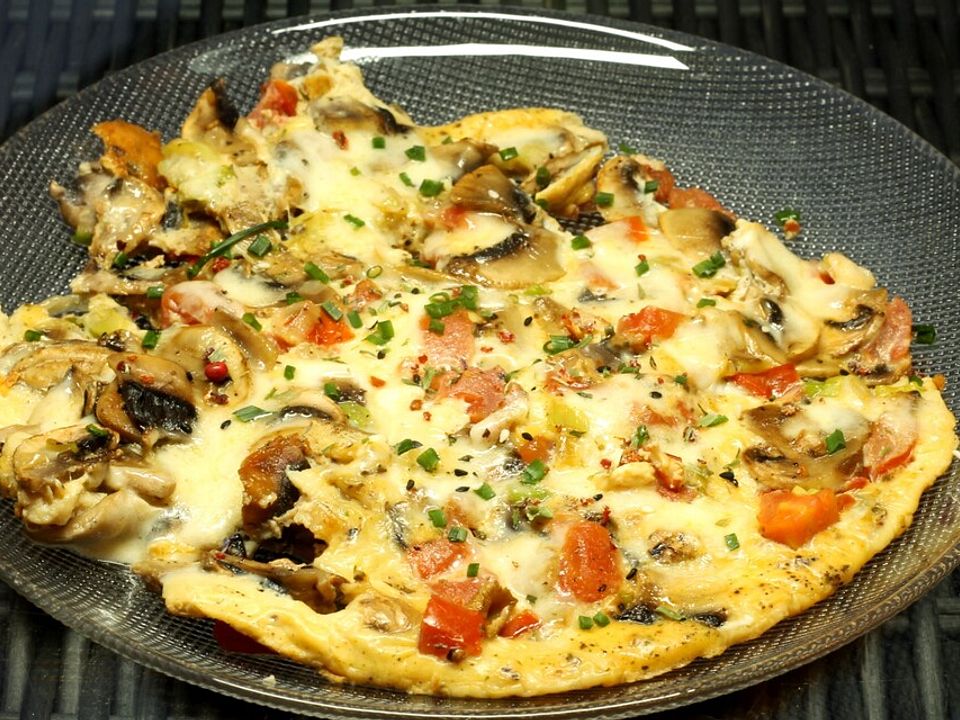 Pilz-Omelette mit Gouda und Tomaten| Chefkoch