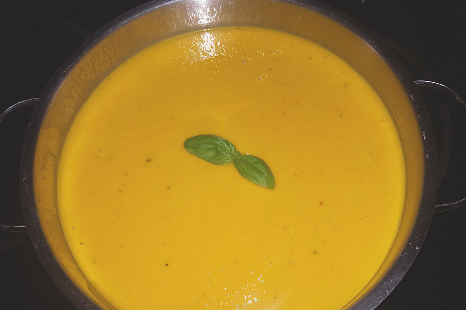 Kürbissuppe mit Ingwer und Orangensaft