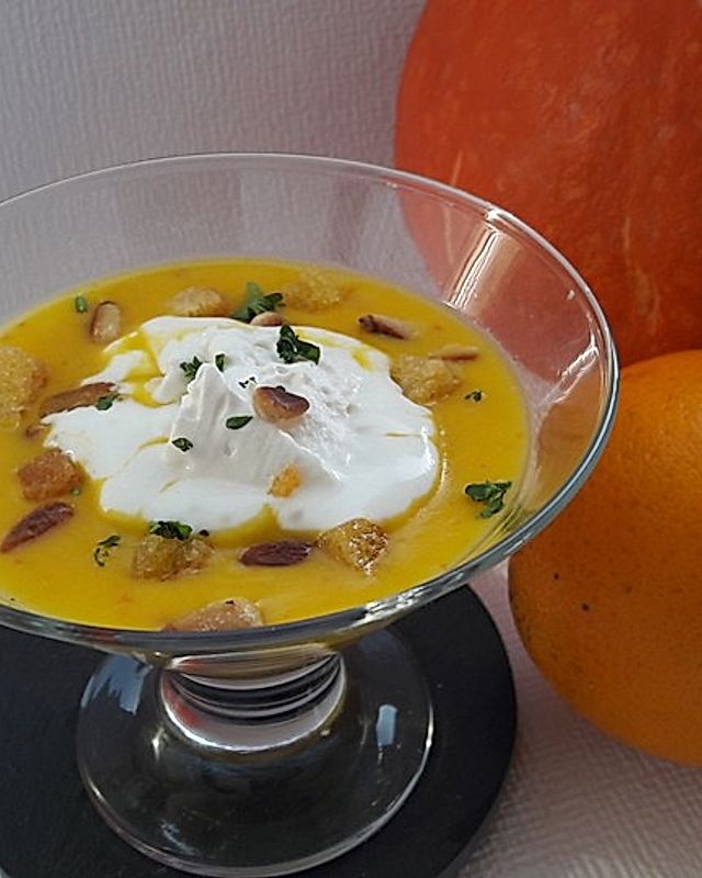 Kürbissuppe mit Ingwer und Orangensaft