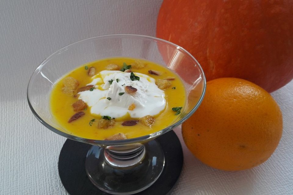 Kürbissuppe mit Ingwer und Orangensaft