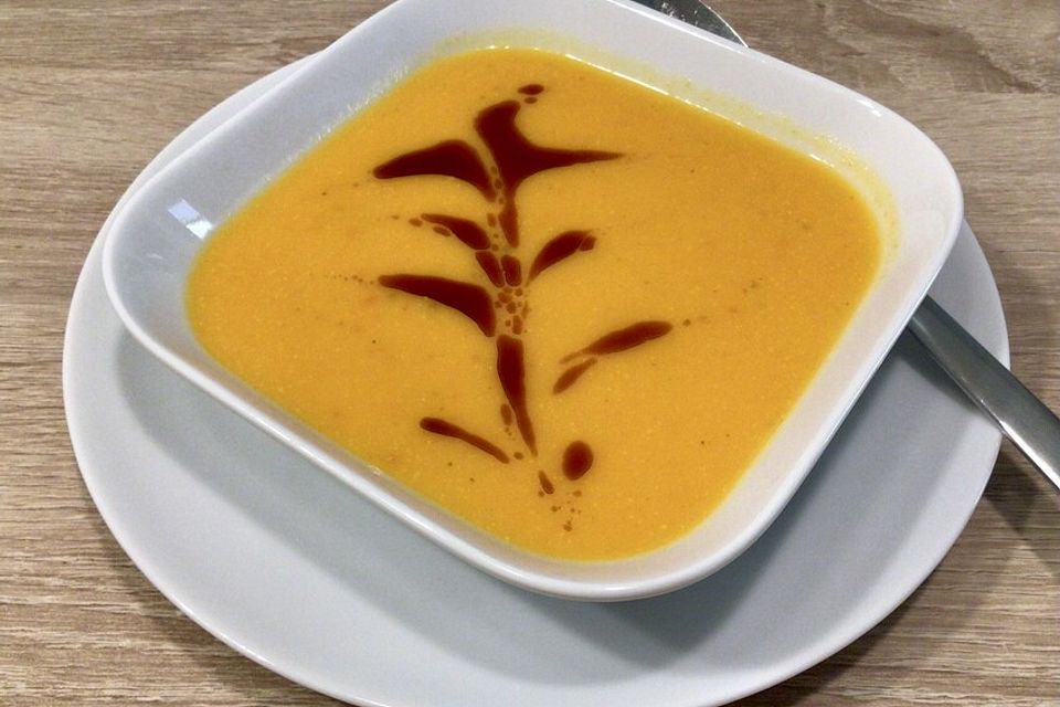 Kürbissuppe mit Ingwer und Orangensaft