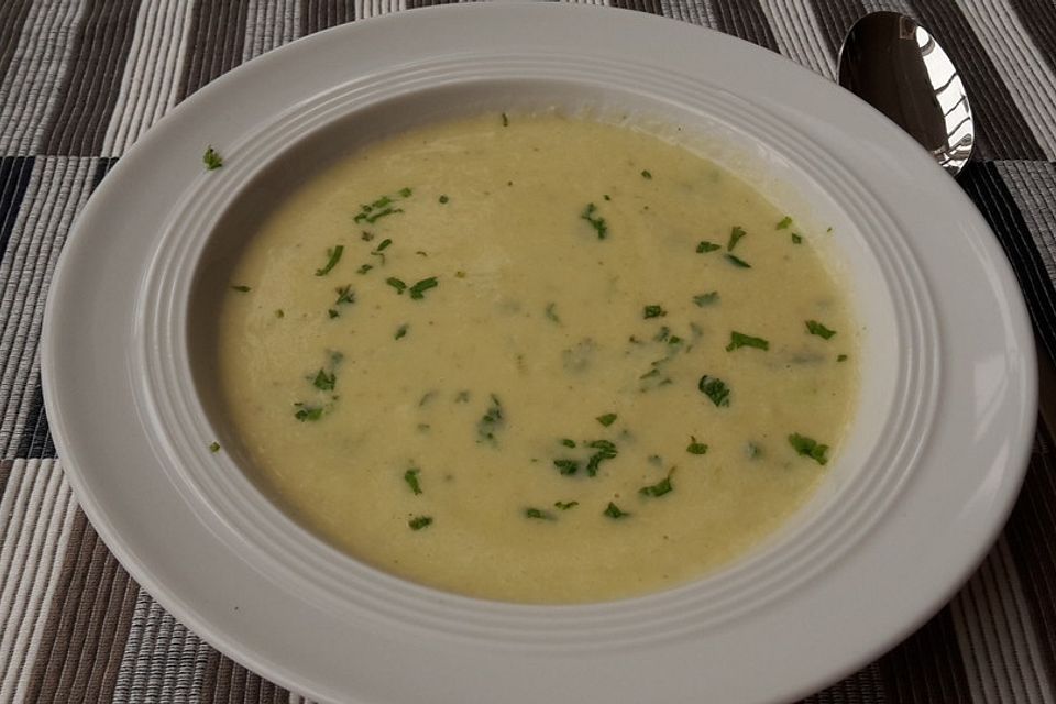 Mairübchen-Kartoffel-Suppe