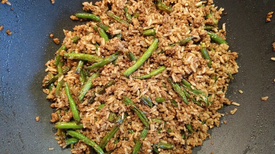 Rindergehacktes mit grünen Bohnen und Reis von zuiko