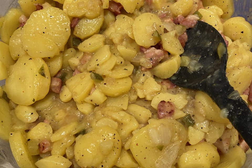 Kartoffelsalat mit Speck