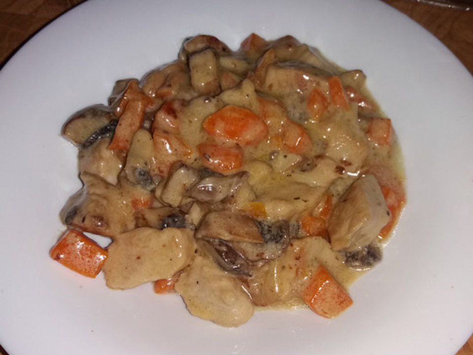 Puten-Pilz-Karotten-Gulasch von Zuckerfreak15| Chefkoch