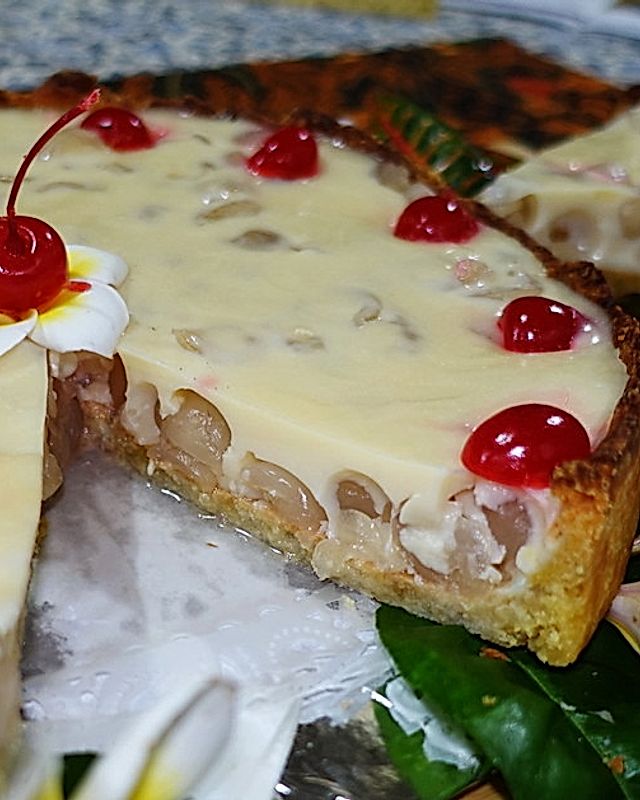 Exotische Torte mit Lengkeng-Früchten in Vanille-Creme