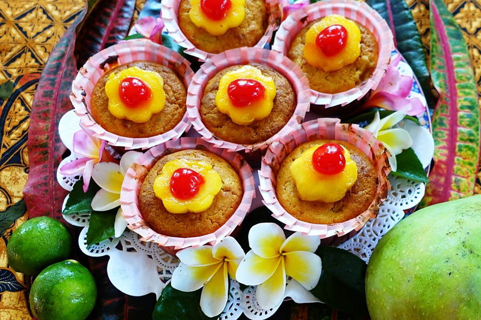 Süß-saftige Mango-Tartes mit Cashewnüssen