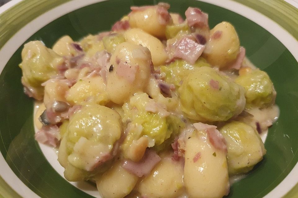 Rosenkohl-Gnocchi-Pfanne Rosenkohl-Gnocchi-Pfanne