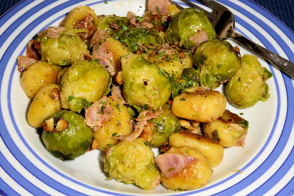 Rosenkohl-Gnocchi-Pfanne Rosenkohl-Gnocchi-Pfanne