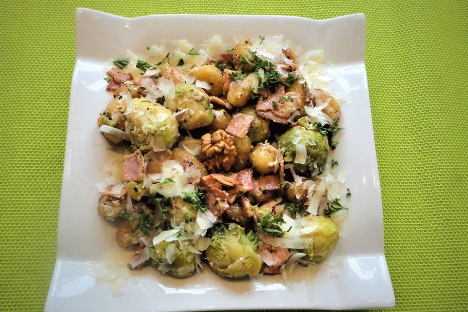 Rosenkohl-Gnocchi-Pfanne Rosenkohl-Gnocchi-Pfanne