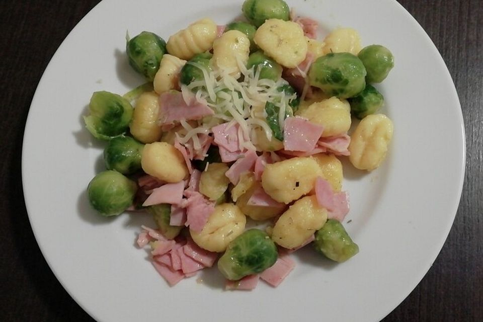 Rosenkohl-Gnocchi-Pfanne Rosenkohl-Gnocchi-Pfanne