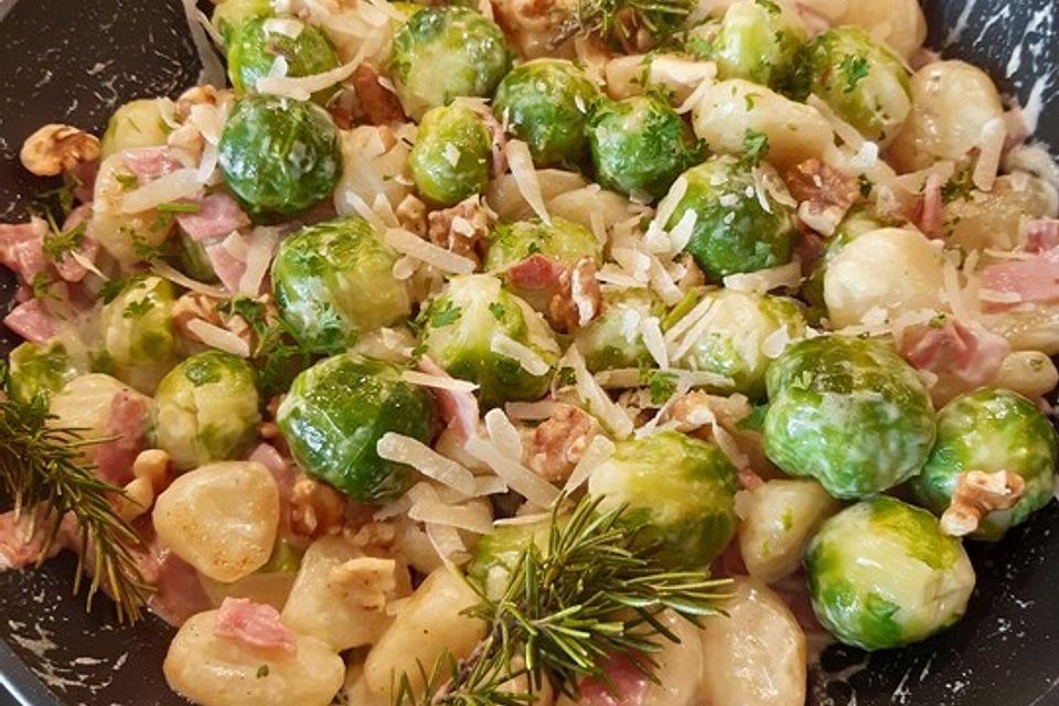 Rosenkohl-Gnocchi-Pfanne Rosenkohl-Gnocchi-Pfanne
