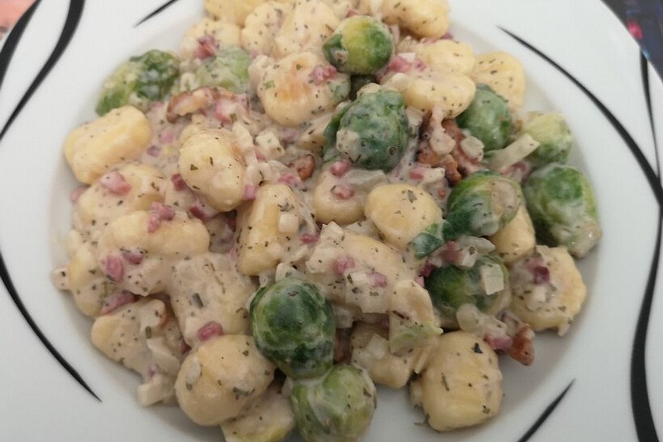 Rosenkohl-Gnocchi-Pfanne Rosenkohl-Gnocchi-Pfanne