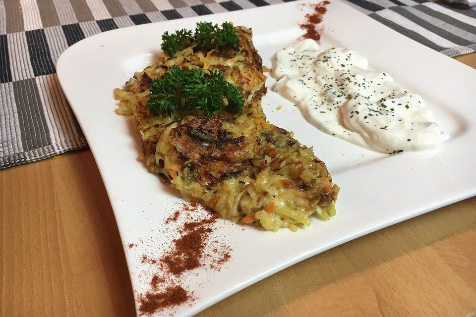 Kartoffel-Gemüse-Rösti mit Tzatziki