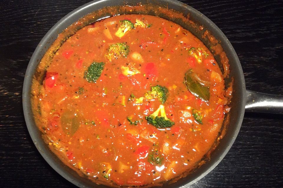 Indisches Chili-Curry mit Kartoffeln