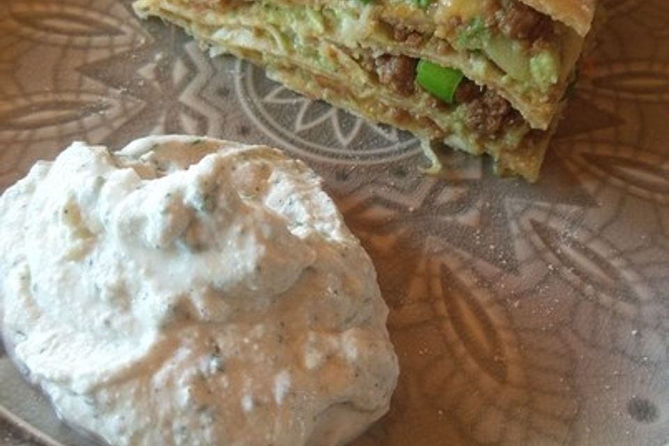 Tortilla-Torte mit Guacamole