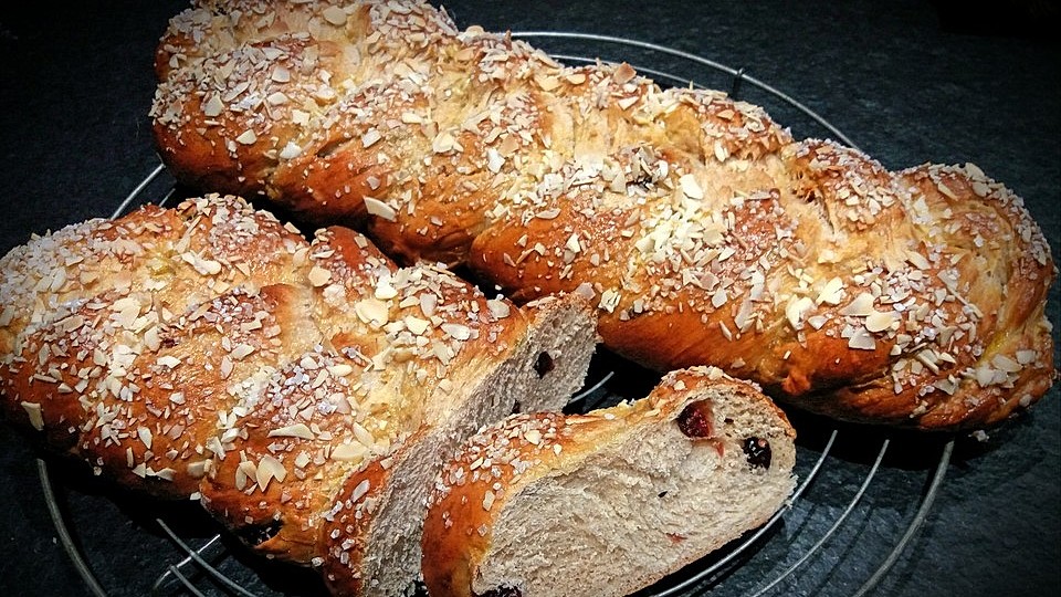 Butterhefezopf mit Cranberries von gaab