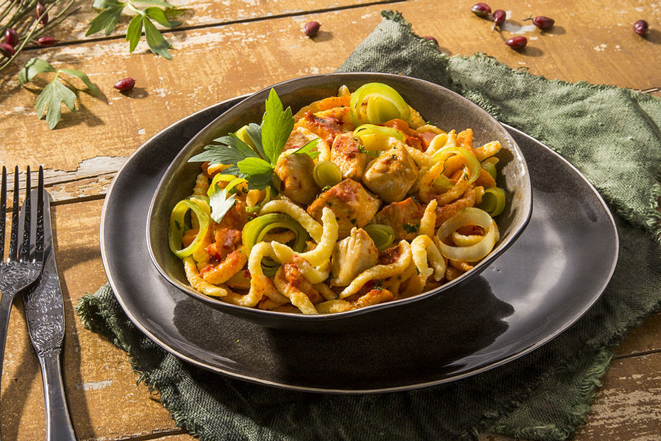 One-Pot-Spätzle mit Hähnchen