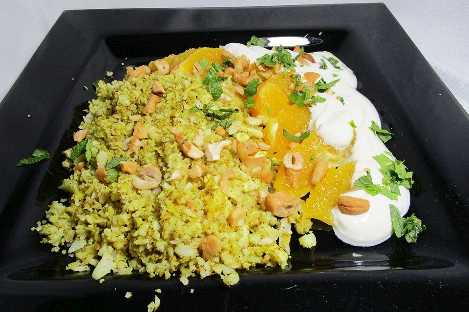 Blumenkohl-Couscous mit Cashews und herzhaftem Grapefruit-Joghurt