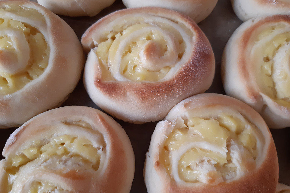 Puddingschnecken mit Johannisbeeren Puddingschnecken mit Johannisbeeren