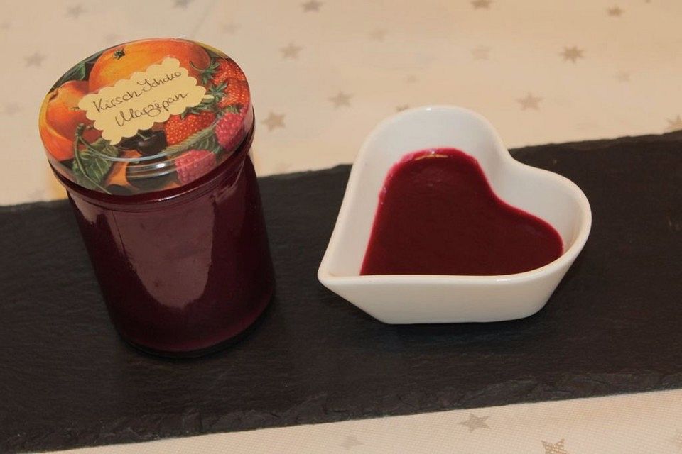 Sauerkirsch-Marzipan-Zartbitterschokoladen-Marmelade