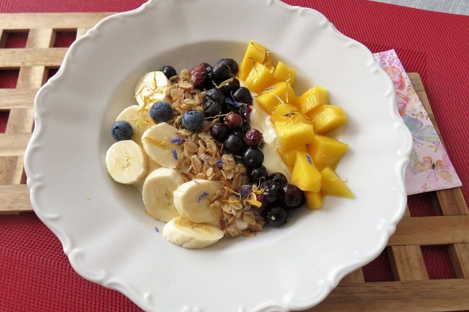 Frühstücksbowl mit Leinöl-Quark