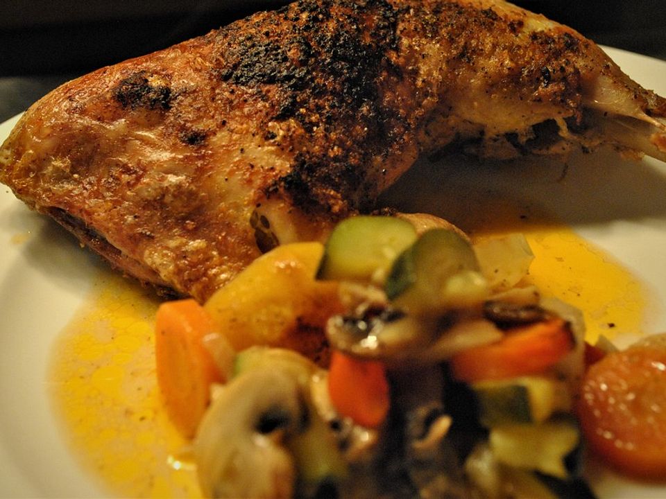 Hähnchenschenkel auf Gemüsebett von Tickerix| Chefkoch