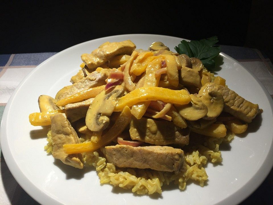 Schnitzelstreifen mit Paprika und Champignons in Safran-Senf-Soße von ...