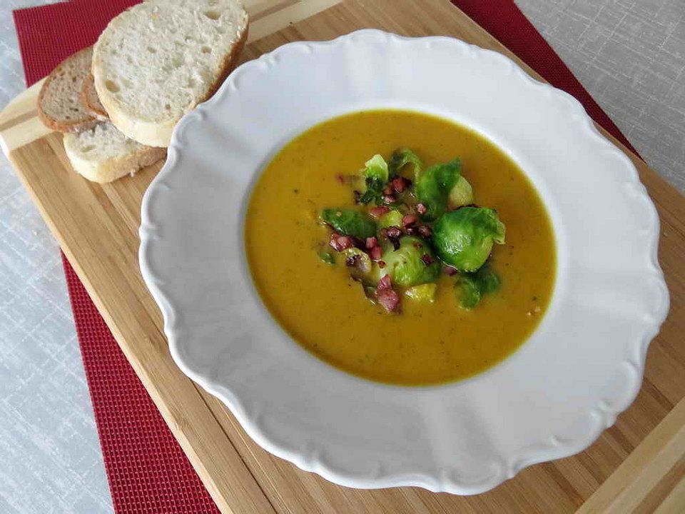 Süßkartoffel-Karotten-Suppe mit Rosenkohl-Speck-Topping von Juulee ...