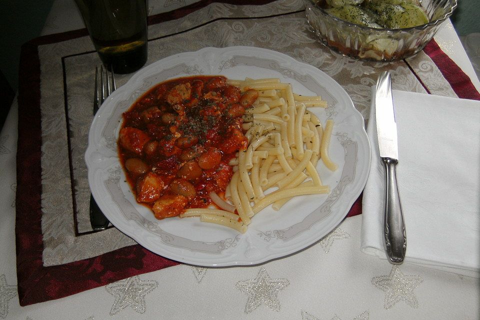 Hähnchengulasch mit Bohnen und Sauerrahm