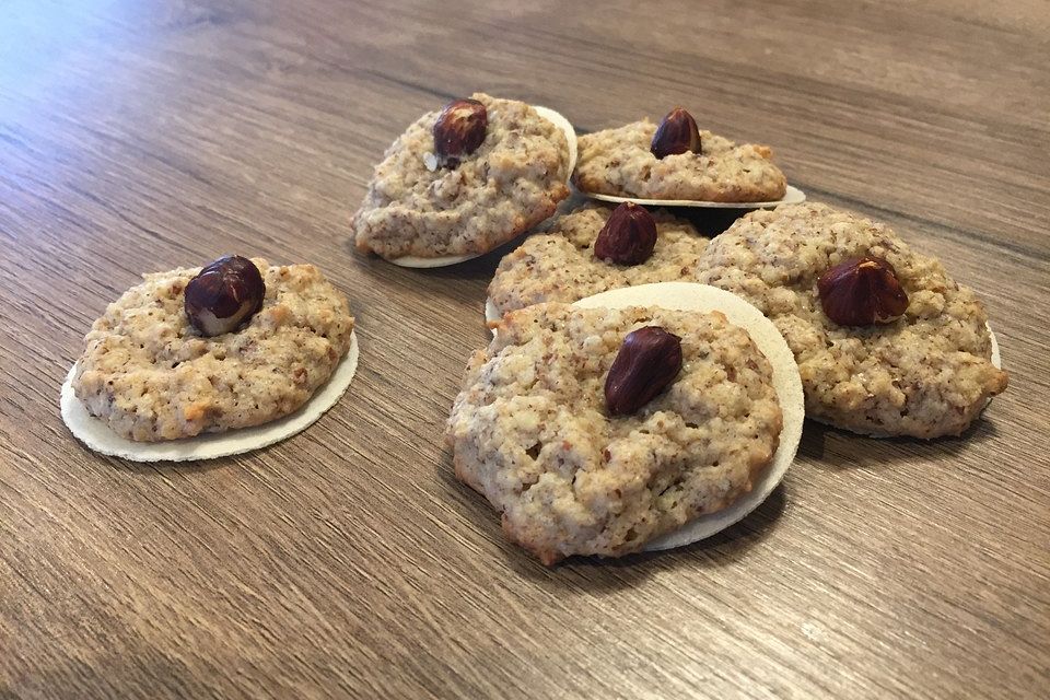 Haselnussplätzchen von meiner Mama