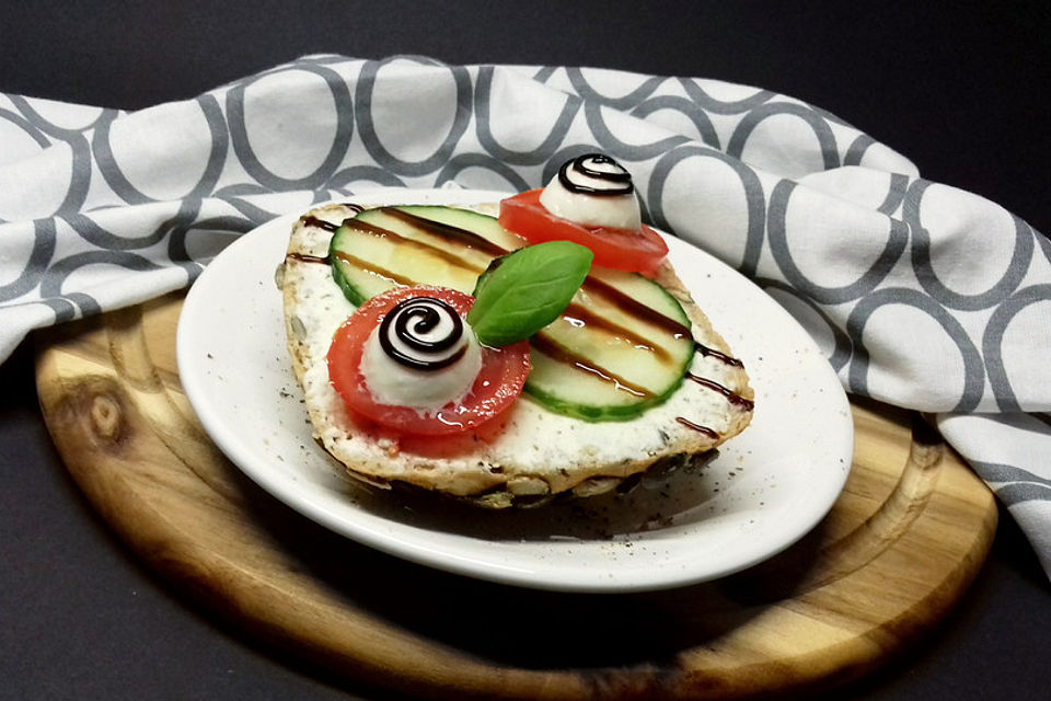 Brötchen-Caprese